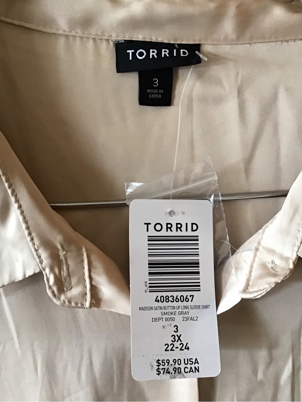 NWT Torrid Cream Colored Satin Dressy Blouse Size 3 (22-24) - Picture 4 of 4